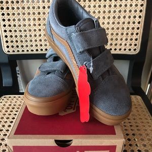 Vans - classic grey suede shoes, NWT, never worn, size 12